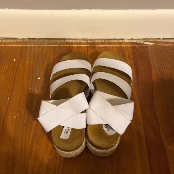 Steve Madden Sandals in White Size 7 - Picture 3 of 3